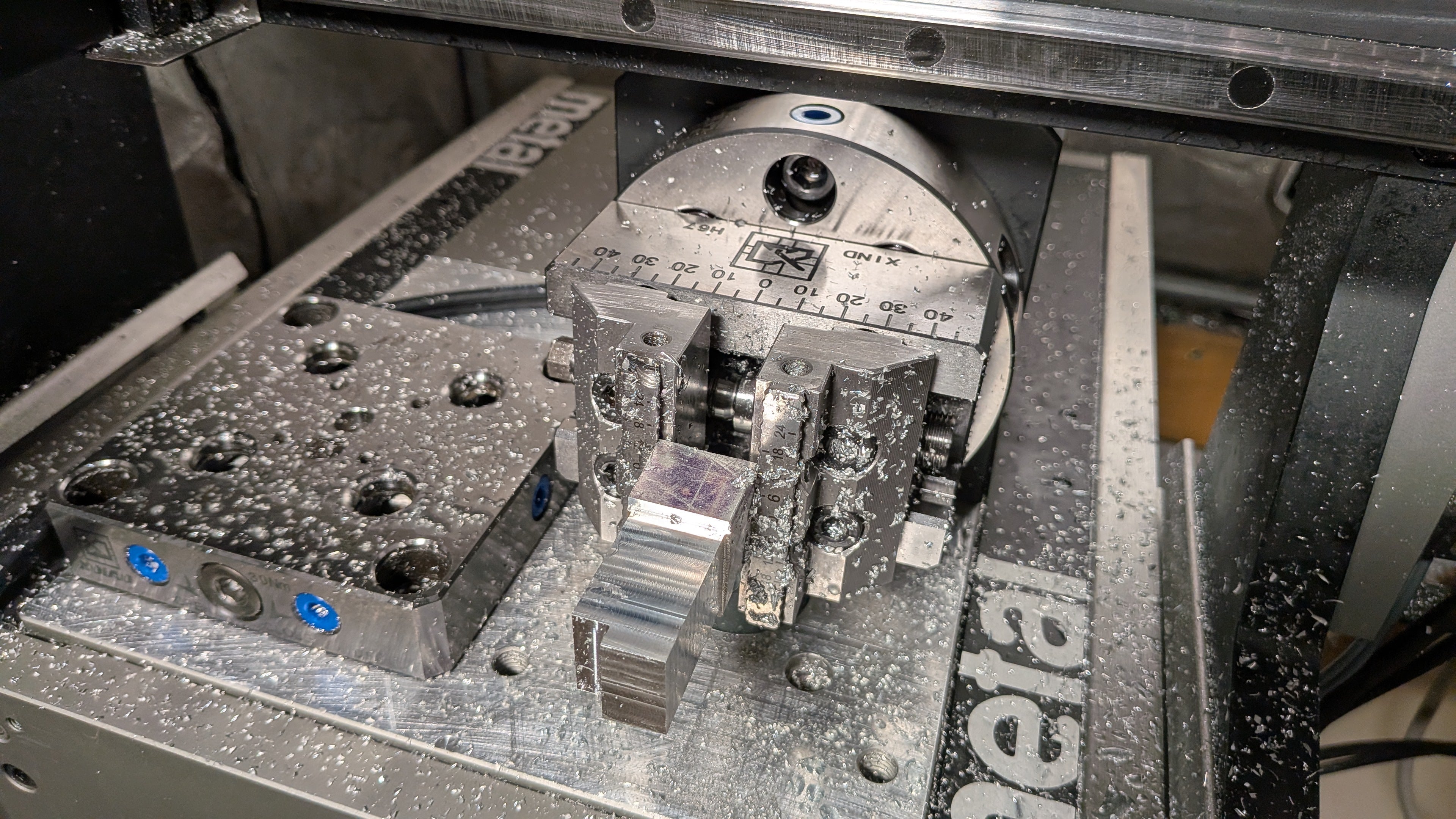 4 axis, tool changers, end mills, laser tool setters and many other updates at miniMonster!